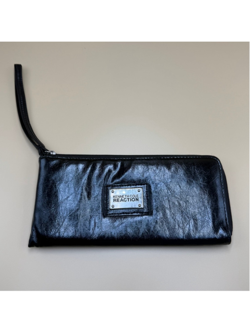 Kenneth Cole Reaction Black Clutch Wristlet with removable Pink Pouch 9”x4”x .75